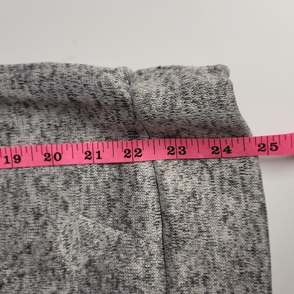 Derek heart sweater lg - Picture 4 of 6